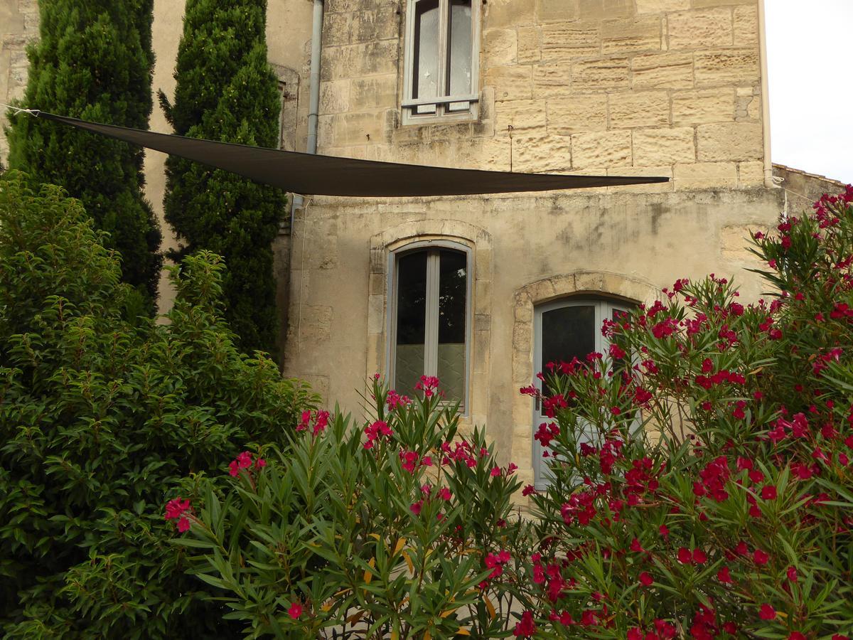Le Mas Montredon Arles Bagian luar foto