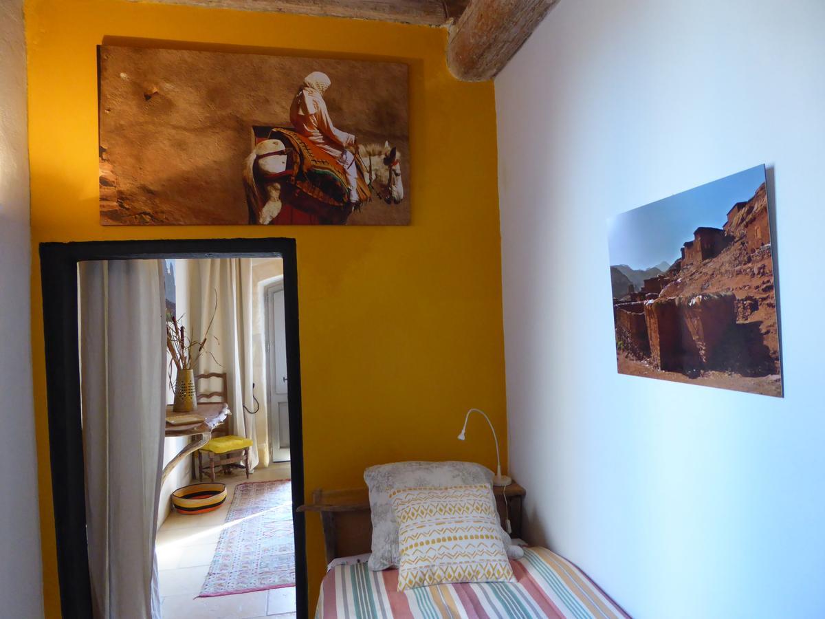 Le Mas Montredon Arles Bagian luar foto
